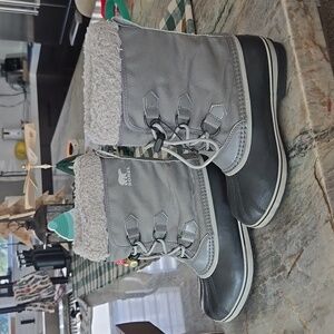 Sorel Waterproof boys boots